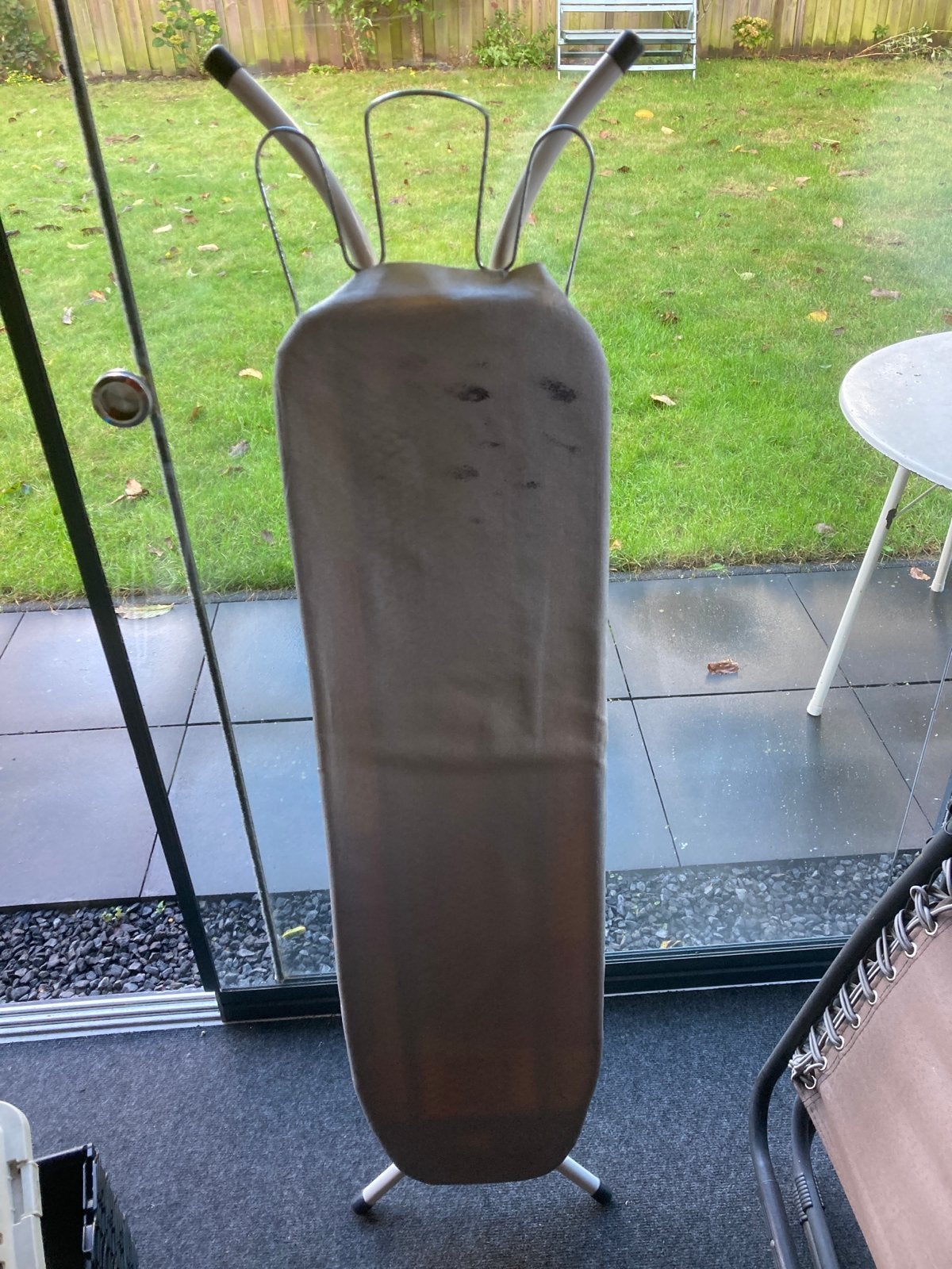 Strijkplank met strijkijzerhouder €5,00, Ophalen, Gebruikt, Strijkijzer met snoer