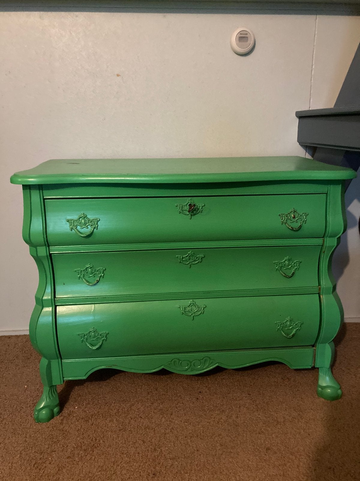 Leuk buikkastje groen geverfd, Ophalen
