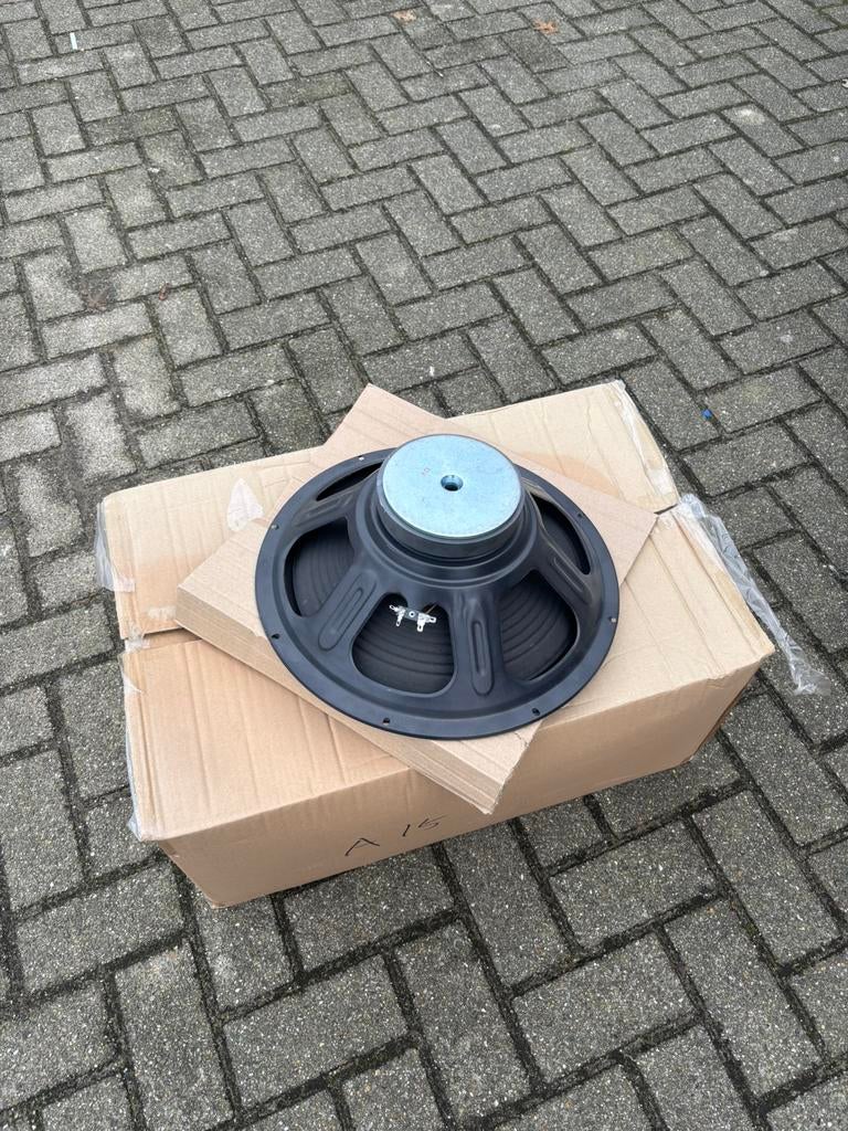 partij van 12 nieuwe 15 inch woofers, Overige merken, Subwoofer, Ophalen of Verzenden, Zo goed als nieuw