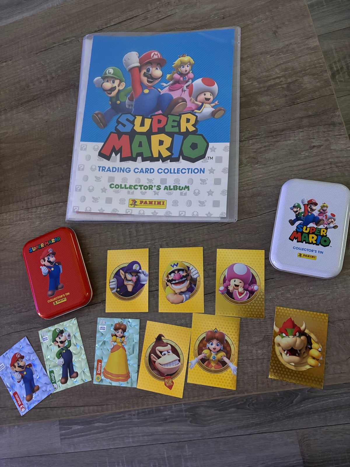 Super Mario Trading Card Collection met Album en Blikken, Ophalen of Verzenden, Zo goed als nieuw, Speelkaart(en)