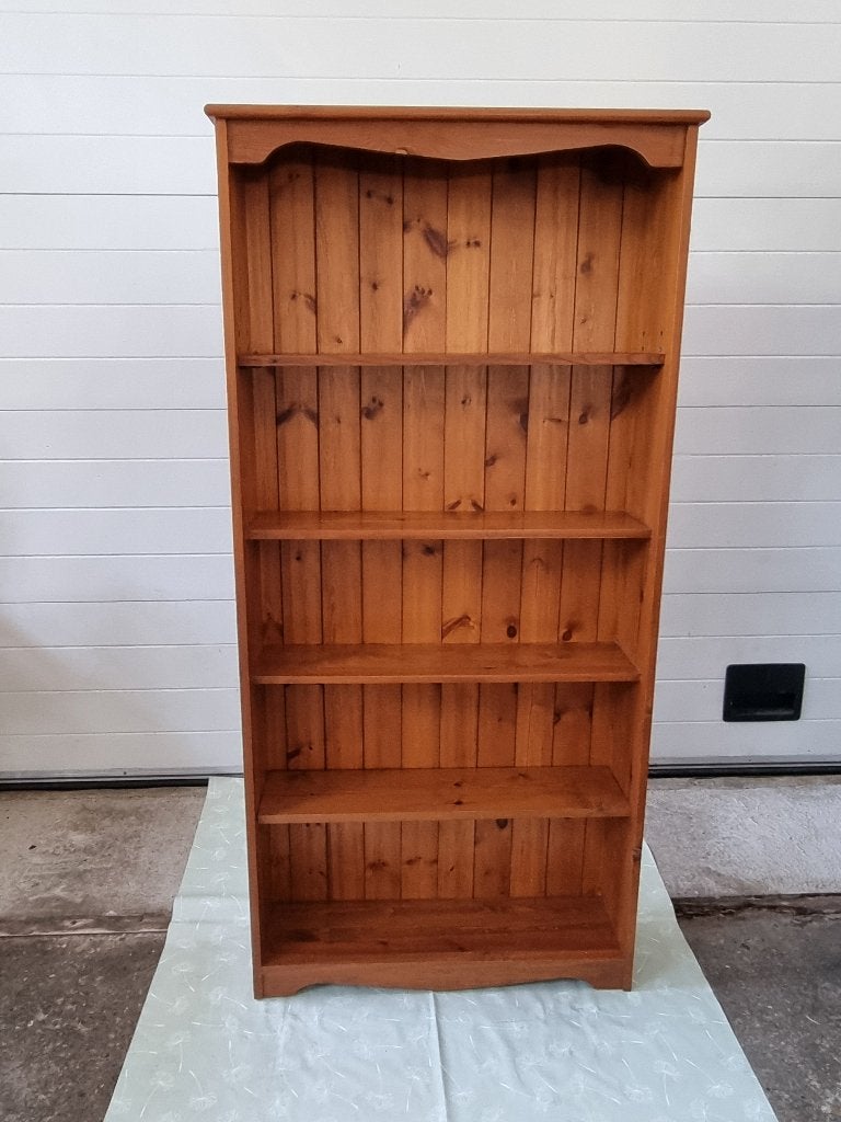 Massief grenen boekenkast, Ophalen, Met plank(en), Gebruikt, 50 tot 100 cm