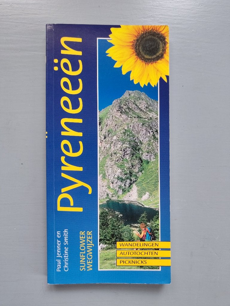 Sunflower Reisgids Pyreneeën - Paul Jenner/Christine Smith, Boeken, Europa, Ophalen of Verzenden, Reisgids of -boek, Gelezen