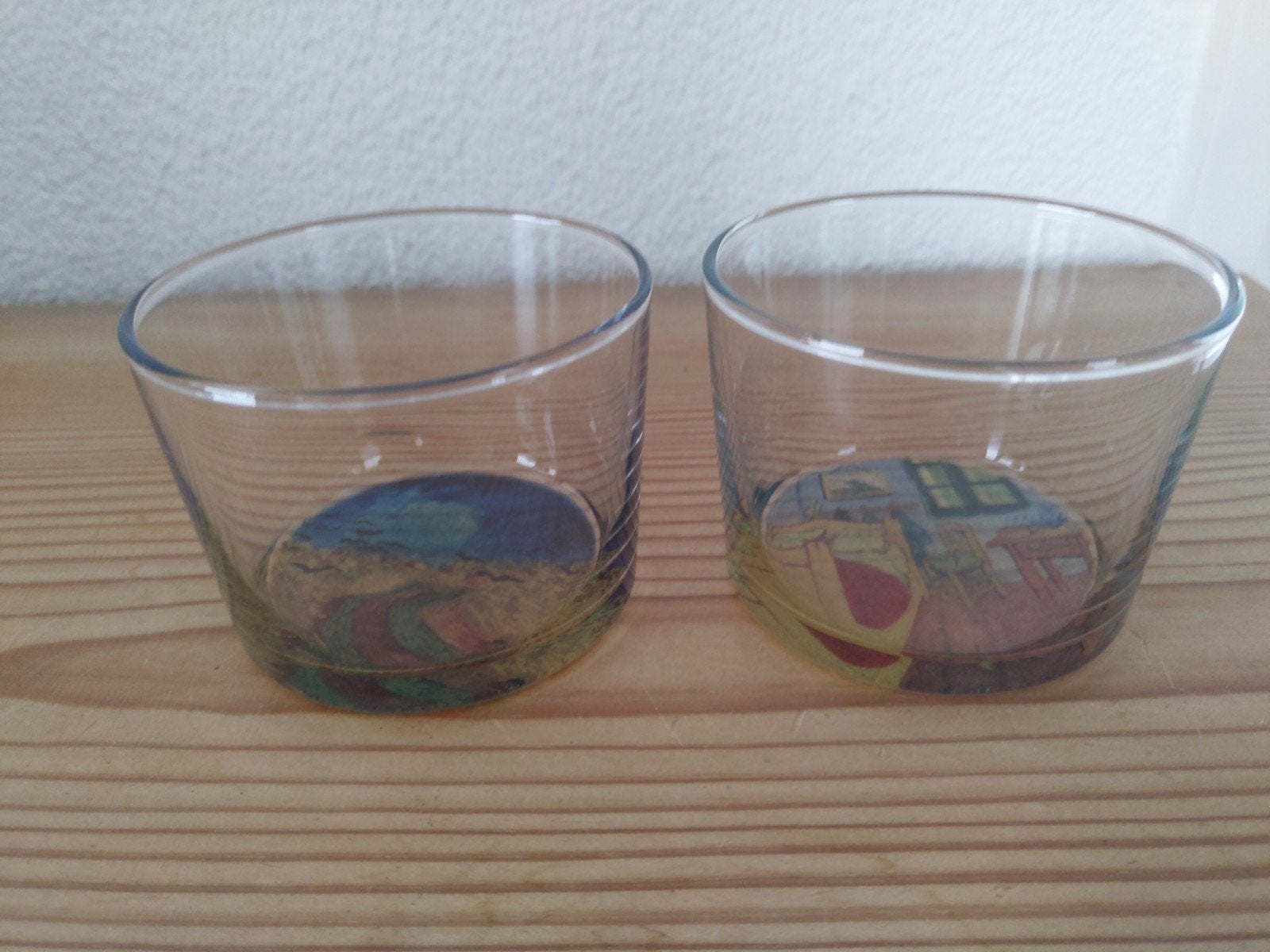 2 glaasjes met in bodem Vincent van Gogh afbeelding, Ophalen of Verzenden, Waterglas