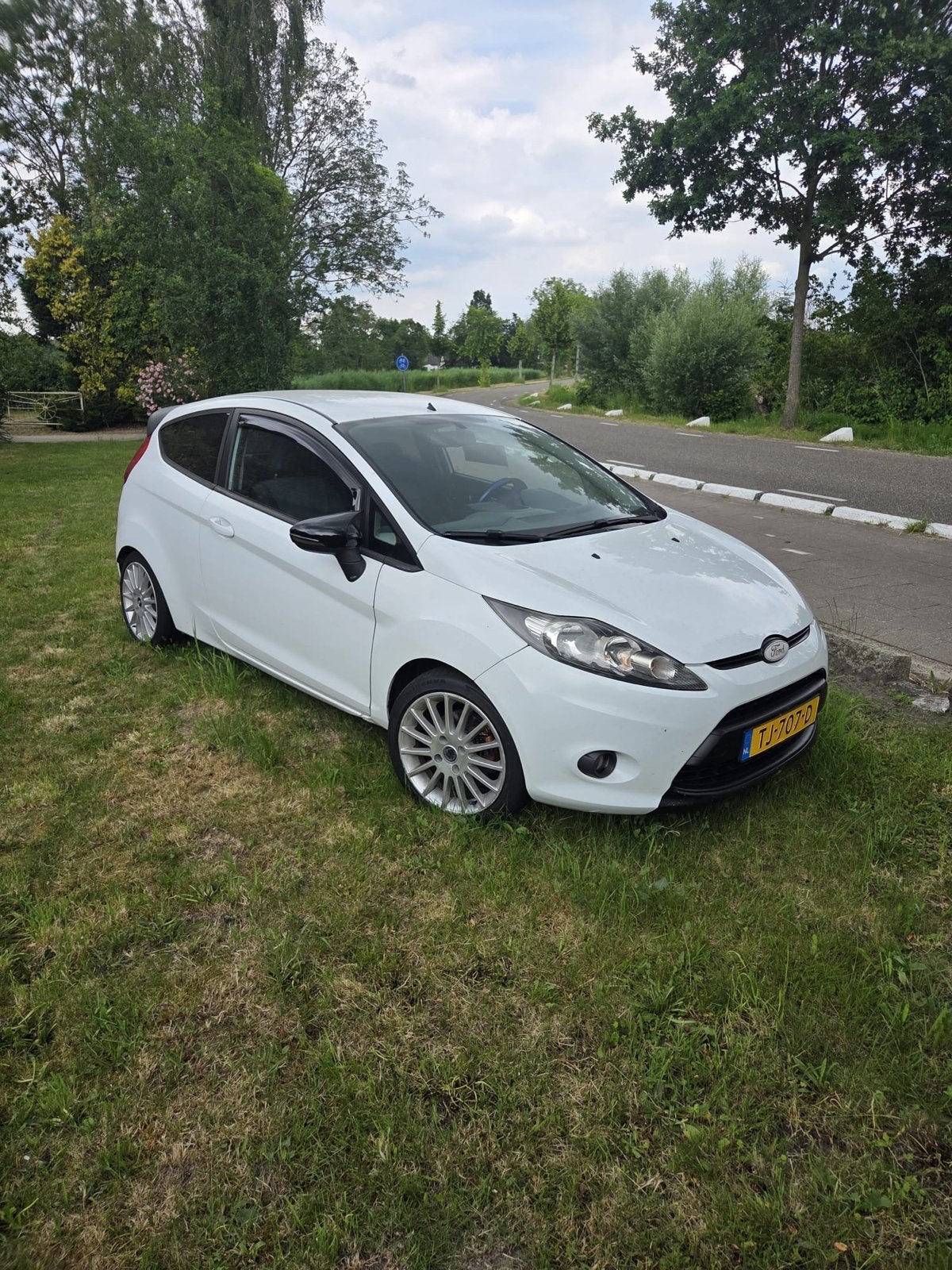 Ford Fiësta 1.25 60KW 3DR 2009 Wit, Auto's, Ford, Voorwielaandrijving, 600 kg, 4 cilinders, Wit
