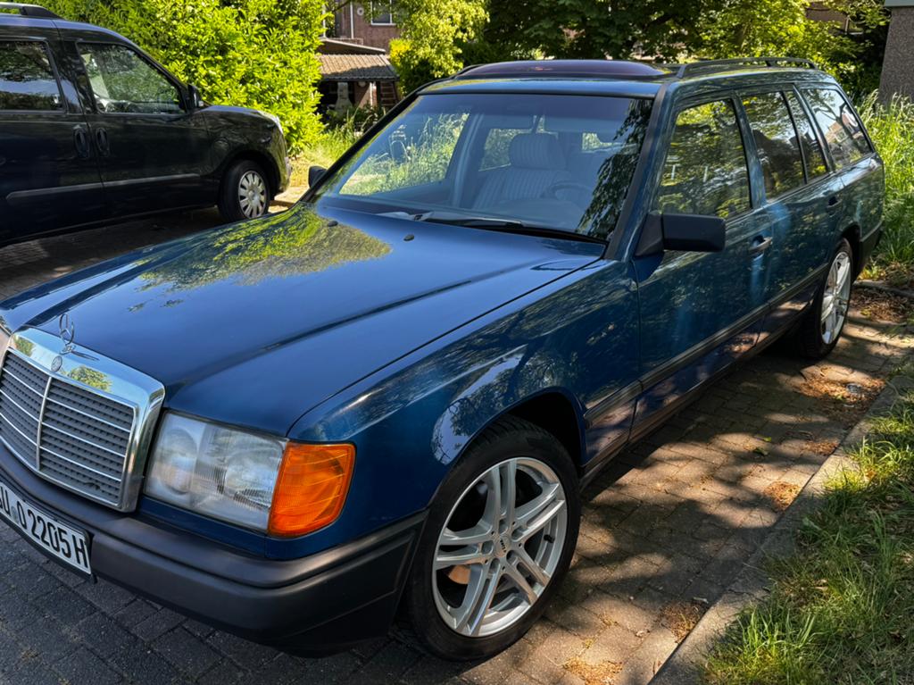 200Td Benz station 1987 Blauw, Auto's, 1983 cc, Beige, Blauw, Mercedes-Benz