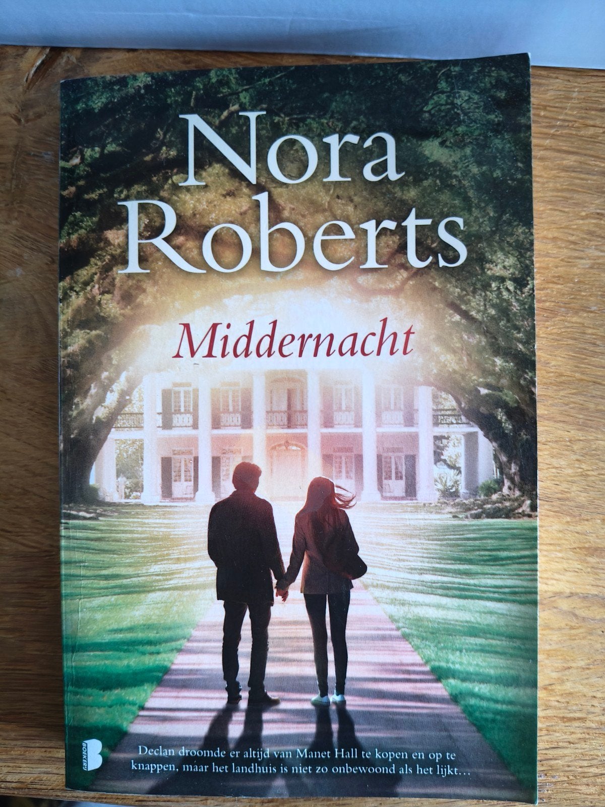 Nora Roberts - Middernacht (Manet Hall), Boeken, Ophalen of Verzenden, Gelezen, Nora Roberts, Europa overig