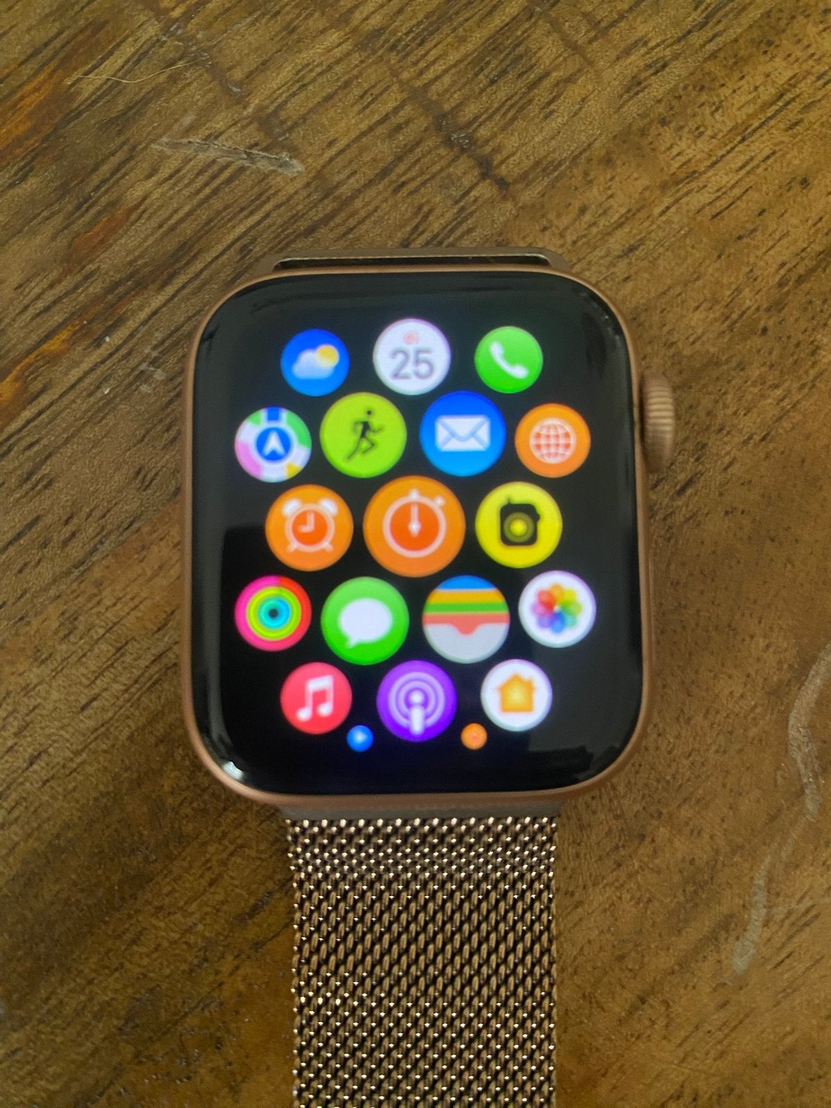 Apple Watch Series 4 (40mm) Goud met Belkin oplader en bandj, Gebruikt, Hartslag, IOS, Ophalen of Verzenden