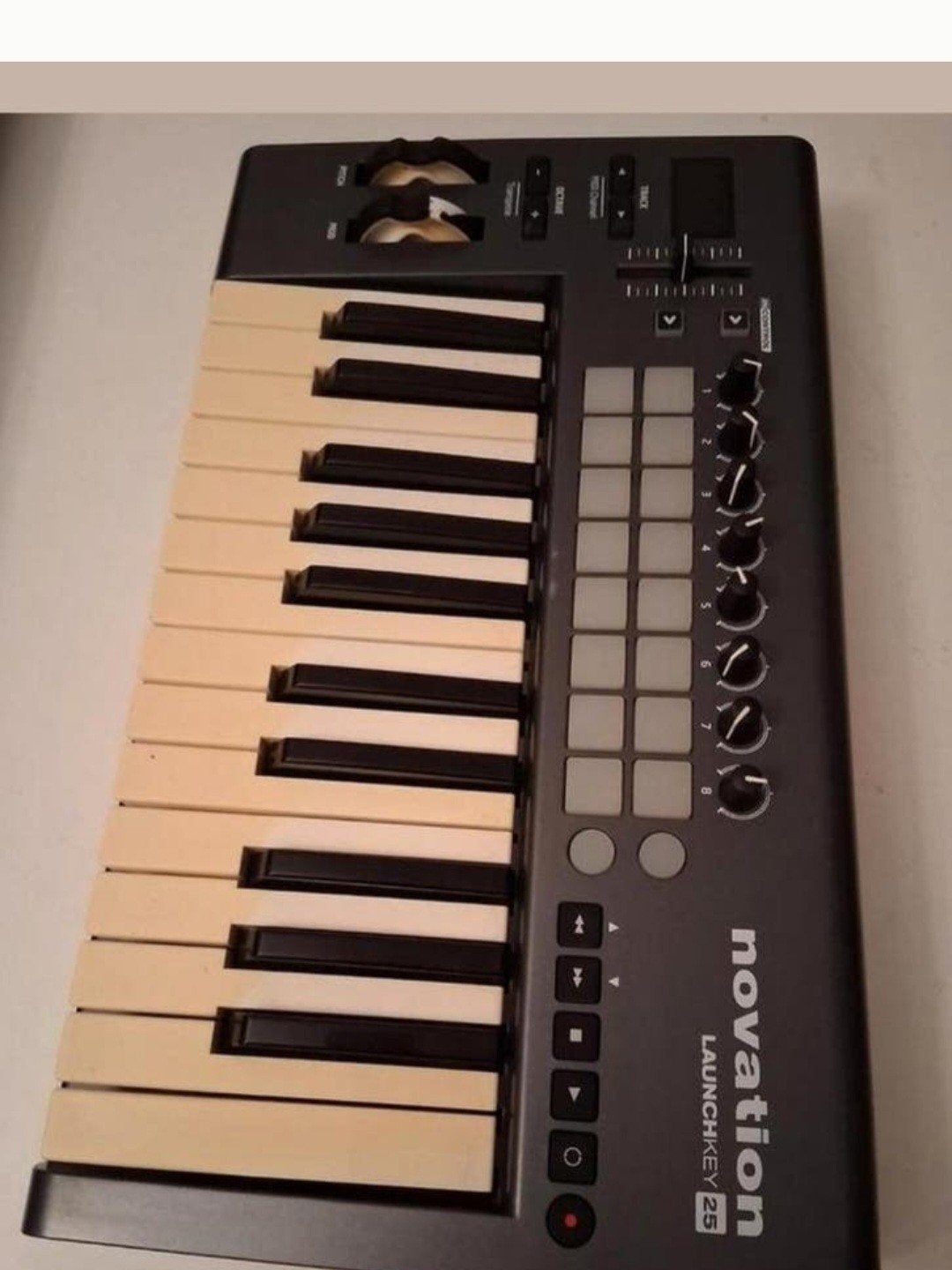 Te koop, Novation Launchkey 25., Ophalen
