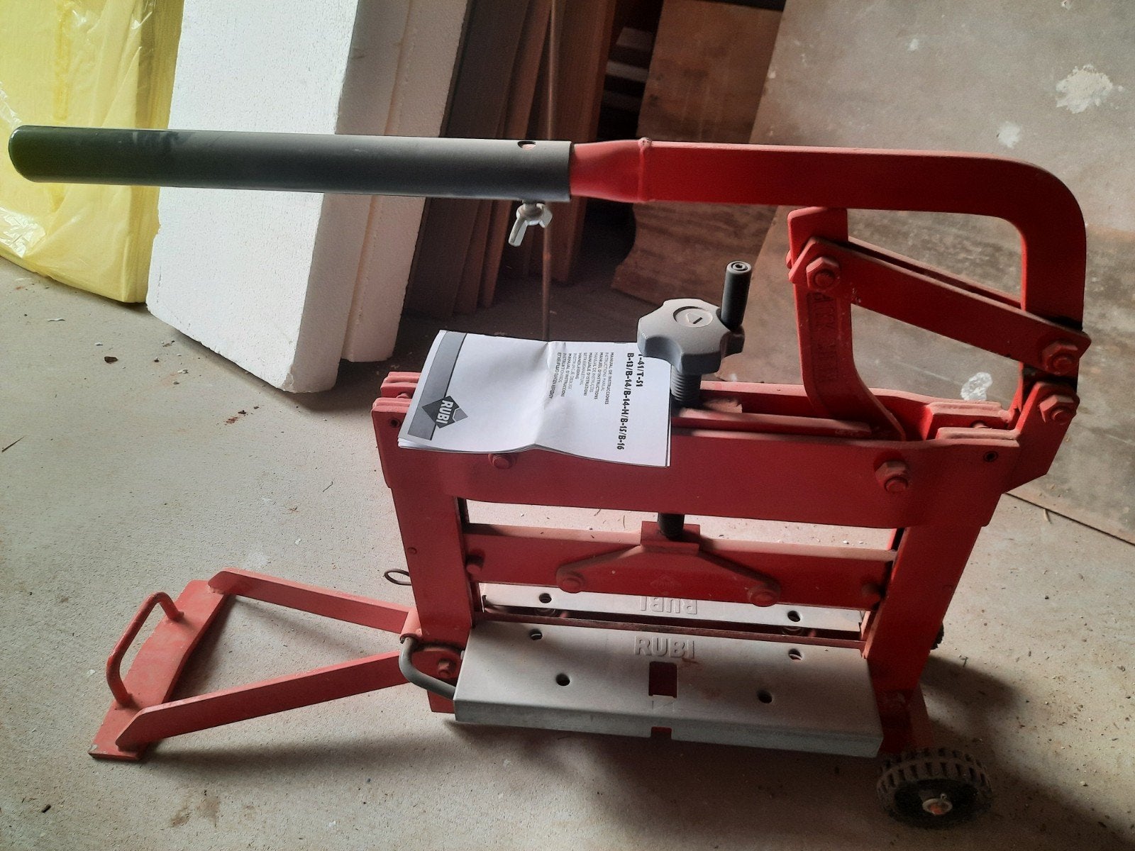 Rubi (kalkzandsteen)blokken knipper B14, Ophalen, Zo goed als nieuw