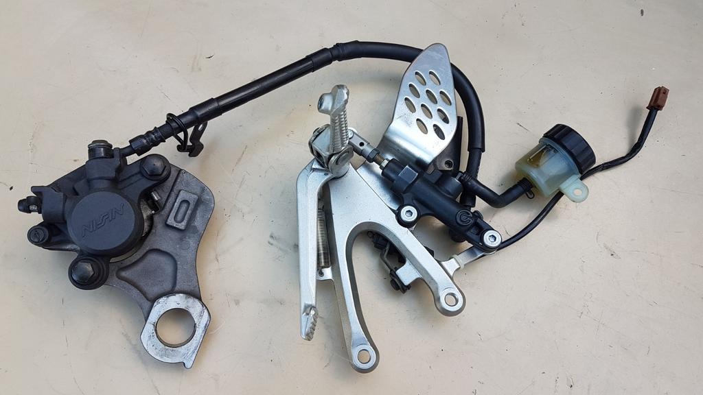 Yamaha R1 2004/2006 RN12 remsysteem achter, Ophalen of Verzenden