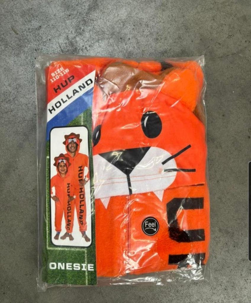 Onesie oranje leeuw Holland diverse kinder maten, Kinderen en Baby's, Kinderkleding | Maat 110, Overige typen, Jongen of Meisje