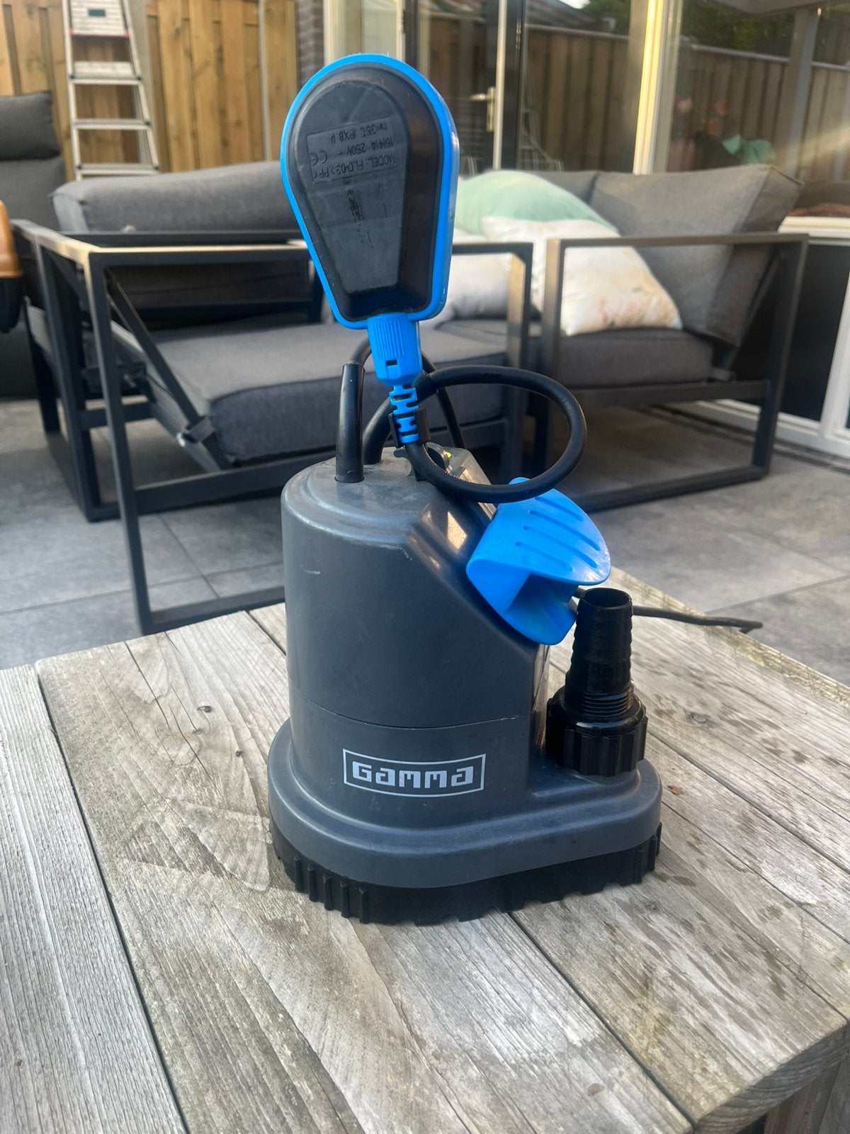 Dompelpomp Gamma dp252sw met nieuwe afvoerslang, Tuin en Terras, Waterpompen, Ophalen of Verzenden, Zo goed als nieuw, Dompelpomp