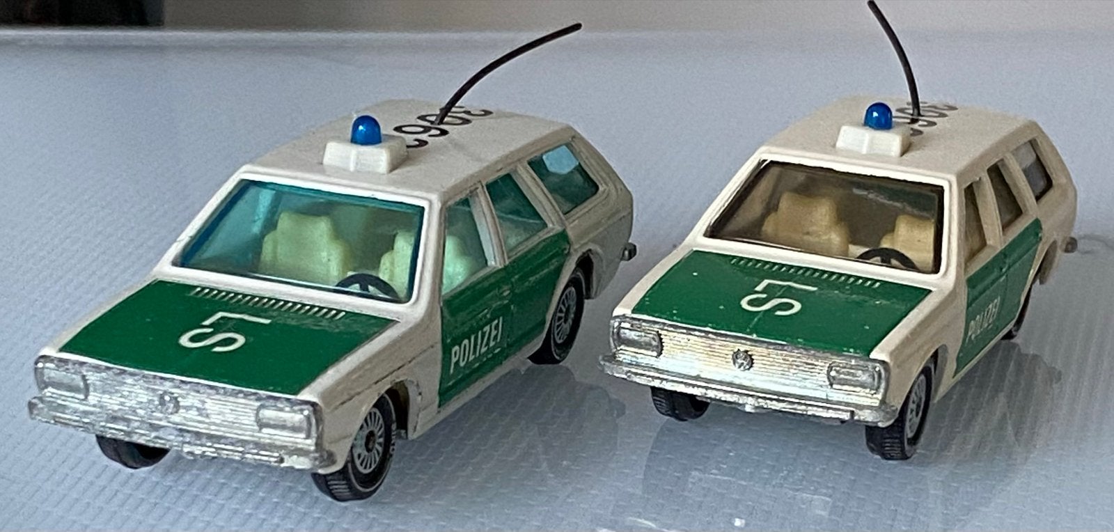 2 Siku VW Passat Variant Politie modellen - Nieuwstaat, Ophalen of Verzenden, Nieuw, Auto, SIKU