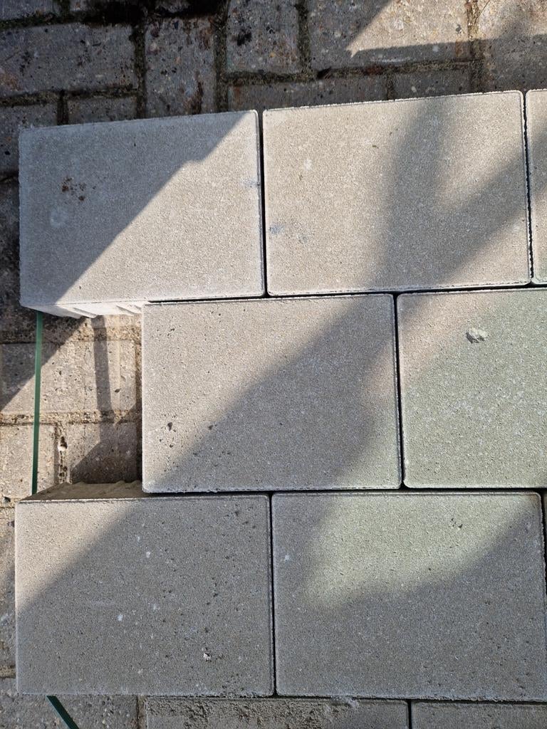 Betonsteen kwartro 28x20.5x8hoog grijs, Ophalen, Nieuw, Beton, Terrastegels