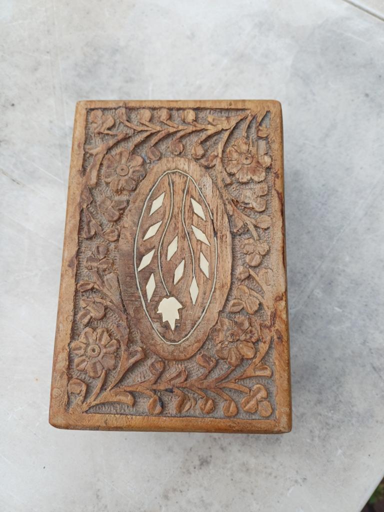 Vintage houten tabakspijp in gesneden doosje, Ophalen of Verzenden