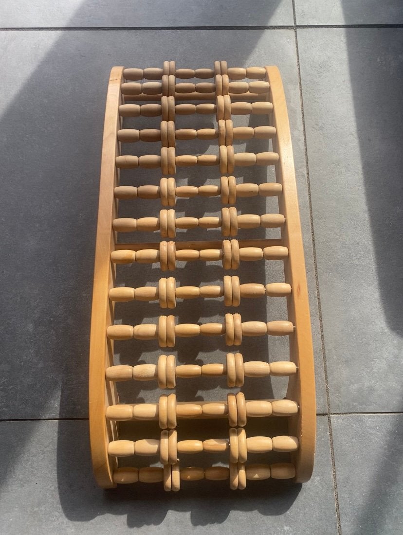 Houten Backstretcher / Rugstrekker - draaiende massagewielen, Ophalen of Verzenden, Zo goed als nieuw, Leer, Overige merken