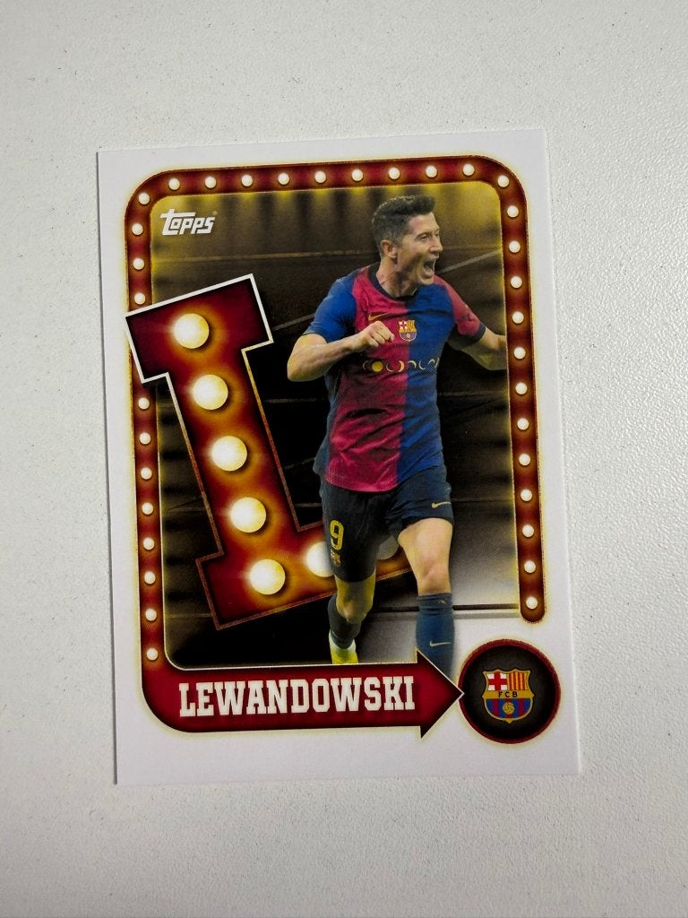 26 Robert Lewandowski Collectors Tin Barcelona 2025-26, Verzamelen, Sportartikelen en Voetbal, Ophalen of Verzenden, Nieuw, Buitenlandse clubs