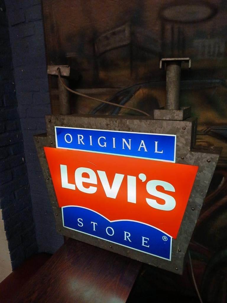 Levi's store lichtreclame., Ophalen, Gebruikt, Usa, Lichtbak of (neon) lamp