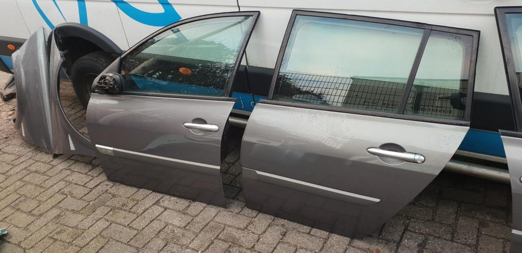 RENAULT MÉGANE STATION PORTIEREN LV+LA BJ 2003 2006, Auto-onderdelen, Ophalen of Verzenden, Gebruikt, Deur