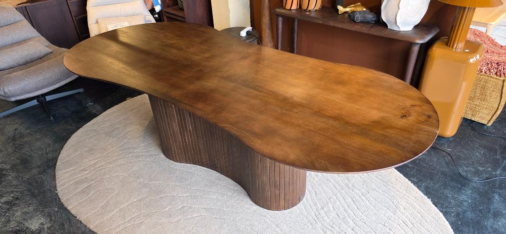 Organische Eettafel  250 / 110cm – Bruin Showmodel korting !