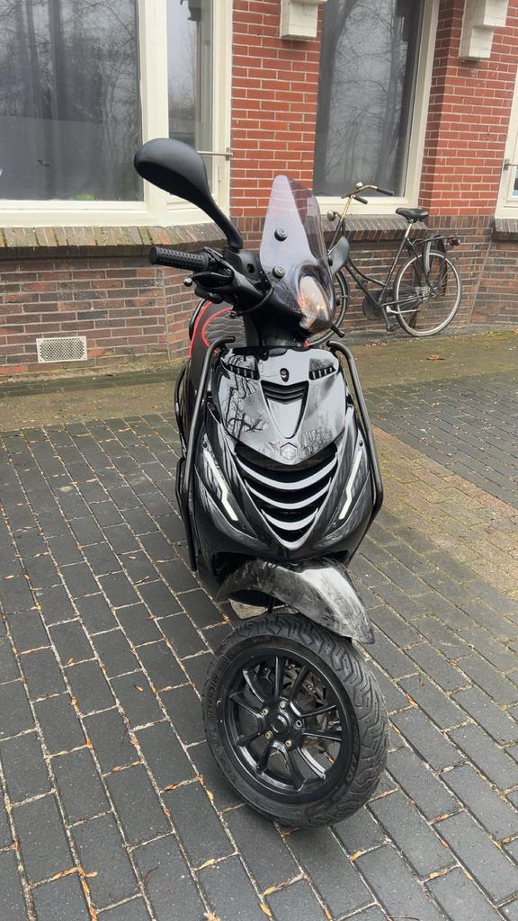 Motorzip 183cc stage 3 dubbeldisk op A1 kenteken, Fietsen en Brommers, Scooters | Piaggio, Nieuw, Zip, Maximaal 45 km/u, Tweetakt