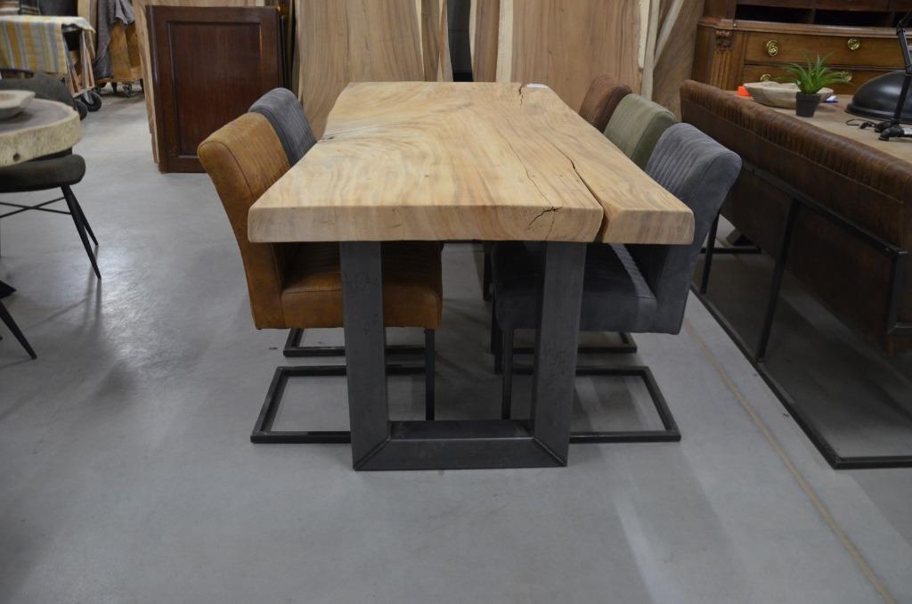 Suar Boomstamtafel 220 cm