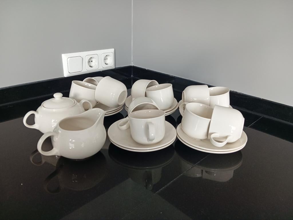 Mooi wit serviesgoed, Huis en Inrichting, Keuken | Servies, Ophalen, Keramiek, Zo goed als nieuw, Effen