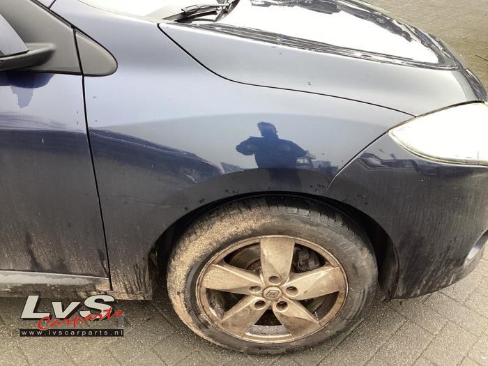Scherm rechts-voor van een Renault Megane (NV472), Gebruikt, -, Renault, -