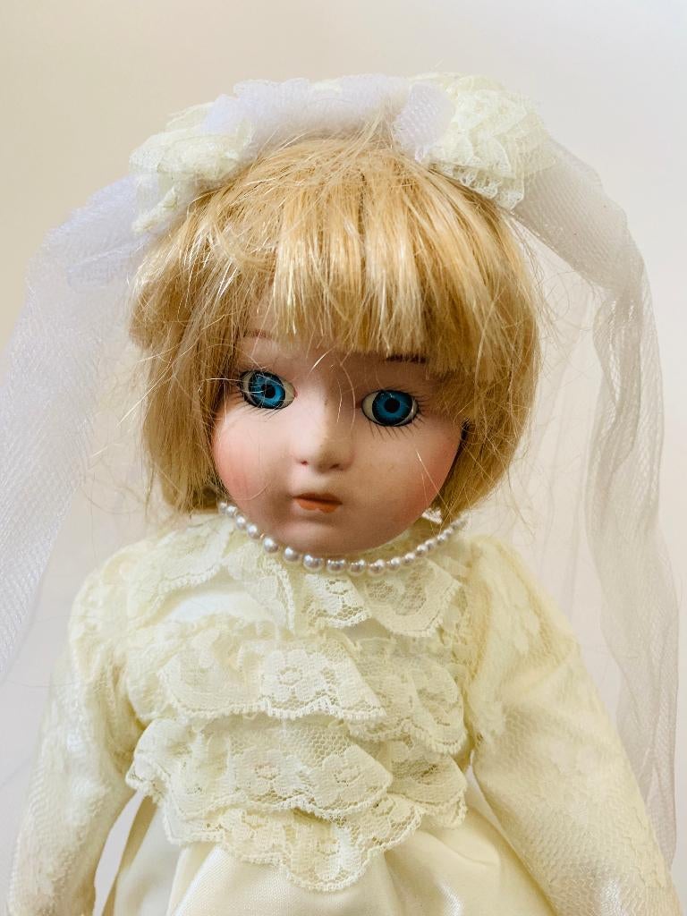 Pop Heritage mint LTD Porselein, Verzamelen, Poppen, Ophalen of Verzenden, Gebruikt, Pop