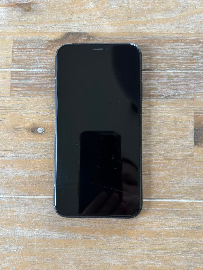 Zwarte iPhone XR - beschadigde achterkant, Telecommunicatie, Mobiele telefoons | Apple iPhone, Gebruikt, Zwart, IPhone XR, Ophalen of Verzenden