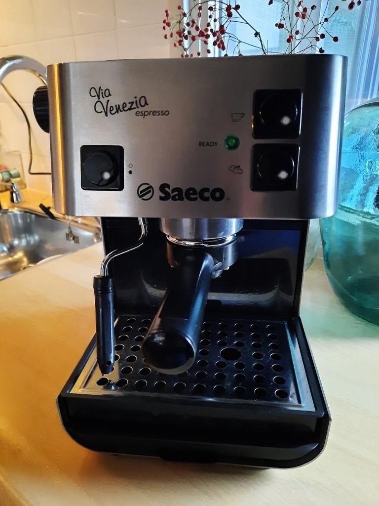 Espressomachine Saeco Via Venetia - RVS., Gebruikt, Espresso apparaat, Gemalen koffie, 2 tot 4 kopjes