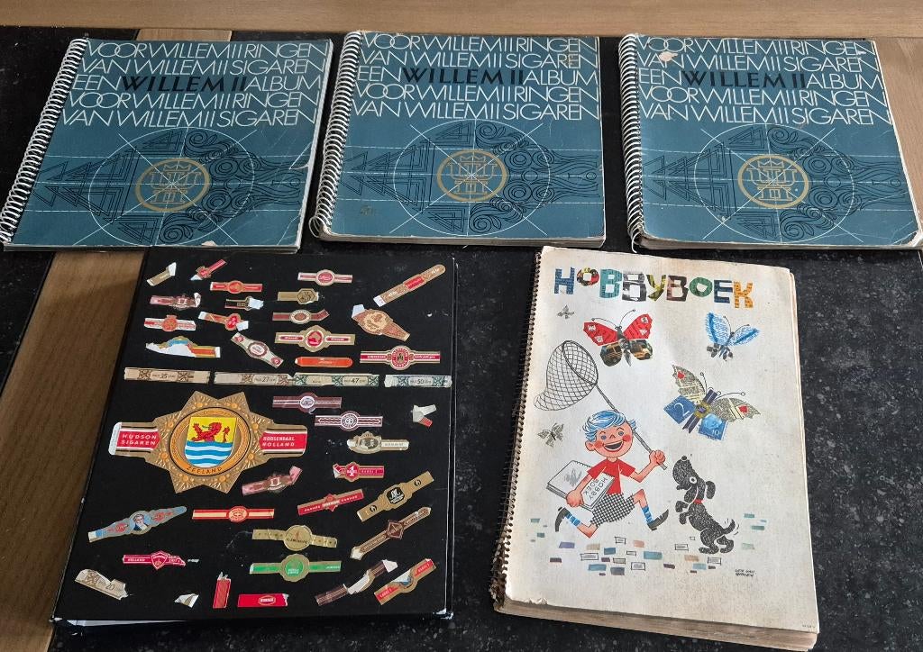Oude verzameling 5 mappen sigarenbandjes, Ophalen of Verzenden, Gebruikt, Sigarenbandjes