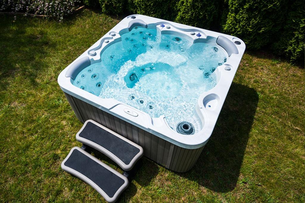 Foto 6 van Wellis Jupiter P&P Jacuzzi  made in EU Jacuzzi Gecko P&P