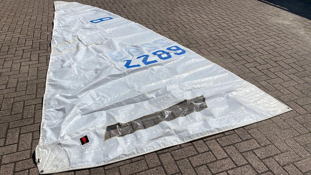 Grootzeil met pees (VL 5,1m / OL 2,4m), Gebruikt, Ophalen of Verzenden, 3 tot 6 meter, Minder dan 15 m²
