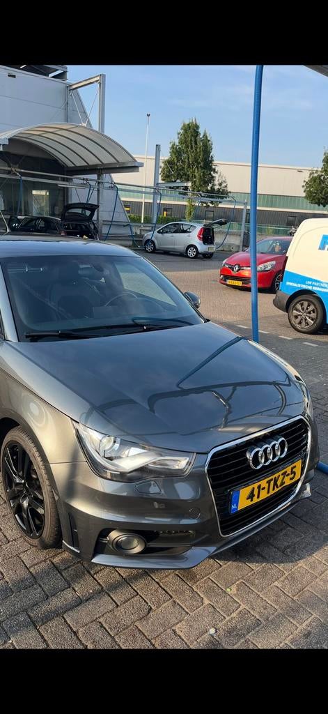 Audi A1 1.4 Tfsi 136KW Sportback S-tron 2012 Grijs 185pk, Auto's, A1, Zwart, 4 cilinders, 4 stoelen