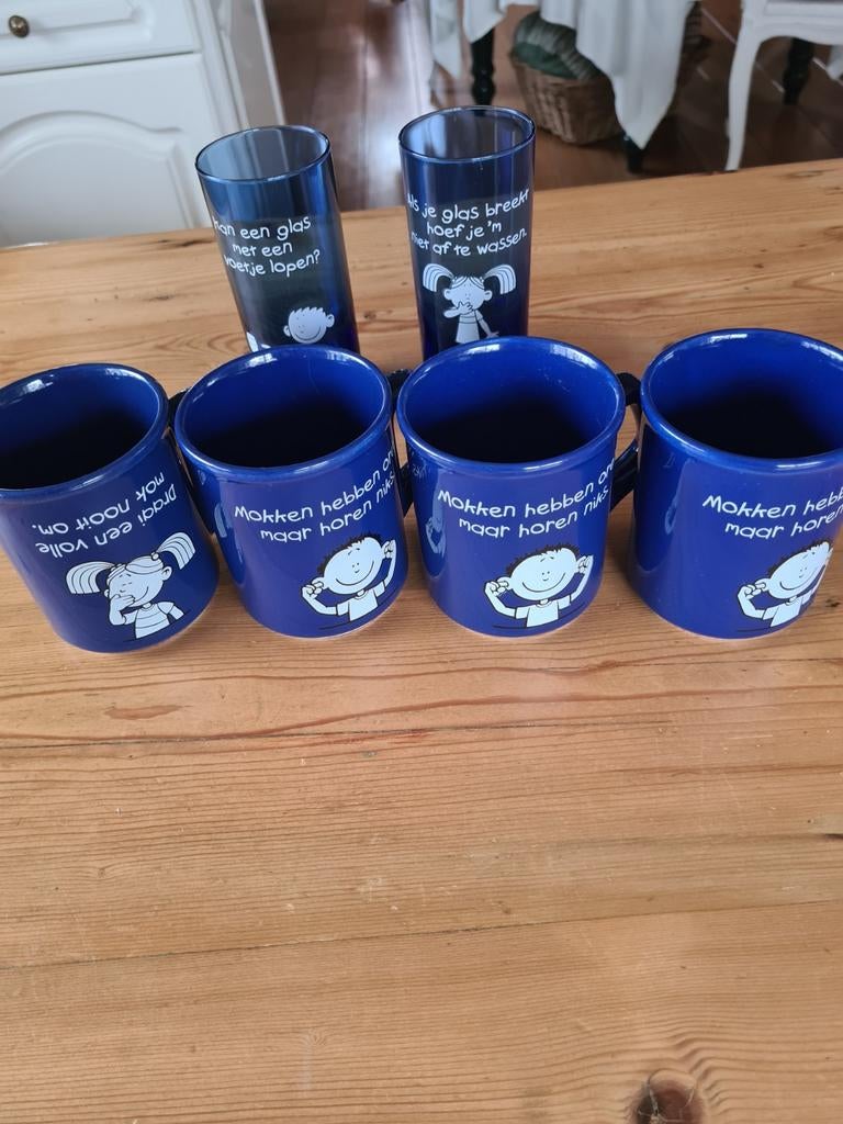 4 Blue Band bekers plus 2 glazen, Huis en Inrichting, Keuken | Servies, Ophalen of Verzenden