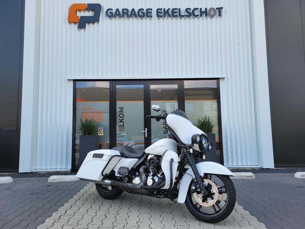 103 FLHTK Electra Glide Ultra Limited Orig NL, 2 cilinders, 1690 cc, Bedrijf, Meer dan 35 kW