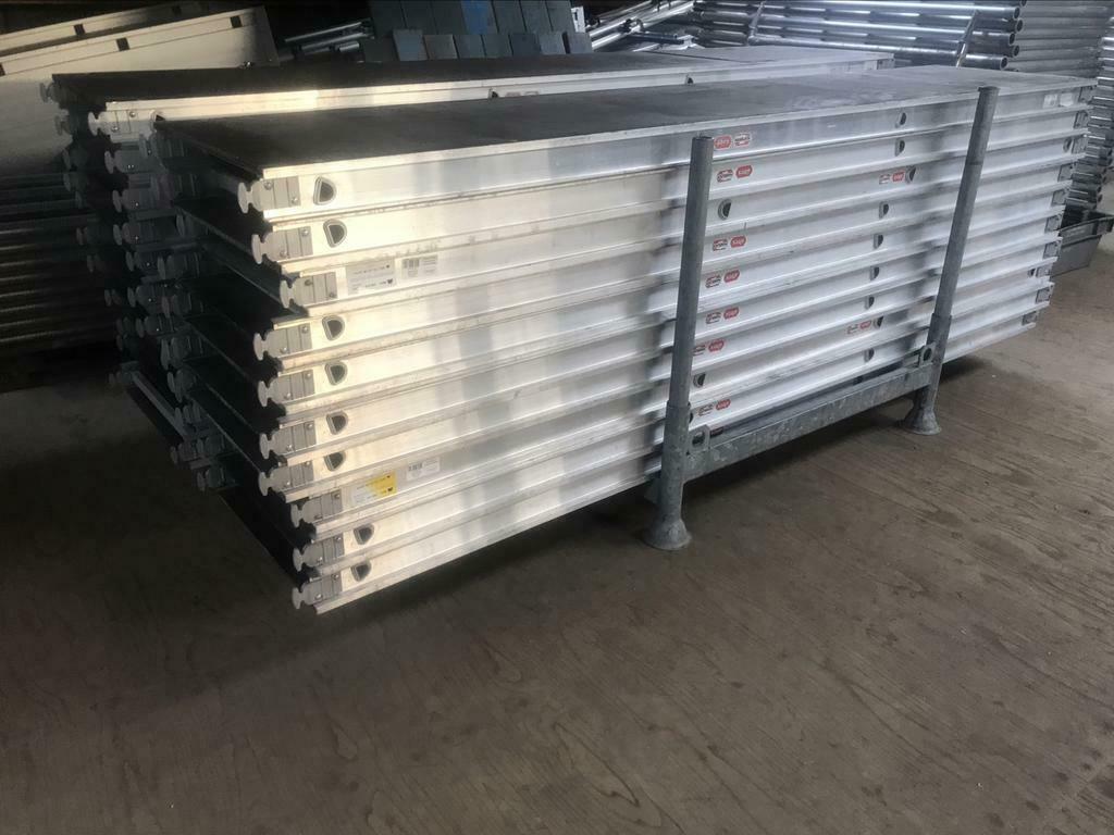 Altrex Handlock vloeren / platform 3.00M, Doe-het-zelf en Verbouw, Steigers, Ophalen of Verzenden, Nieuw, Gevelsteiger, 5 meter of hoger