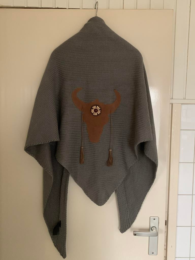 Warme gebreide omslagdoek in indianen stijl, Kleding | Dames, Ophalen, Zo goed als nieuw, Maat 38/40 (M), Grijs