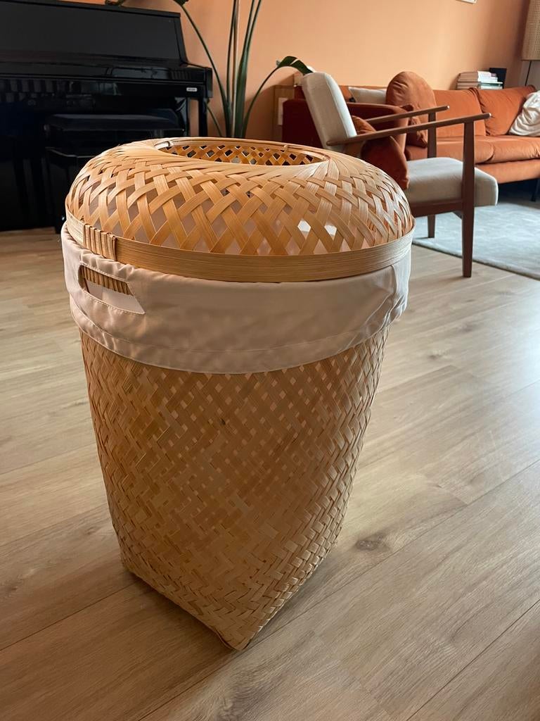 Ikea Saluding wasmand rotan wit groot rond 50 Liter, Huis en Inrichting, Woonaccessoires | Schalen en Manden, Zo goed als nieuw