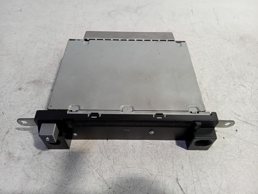 Radio Toyota iQ, Ophalen of Verzenden, Van der Ven Autorecycling B.V., Onderdelen@venauto.nl, Ettenseweg 76, 4706 PB Roosendaal, The Netherlands