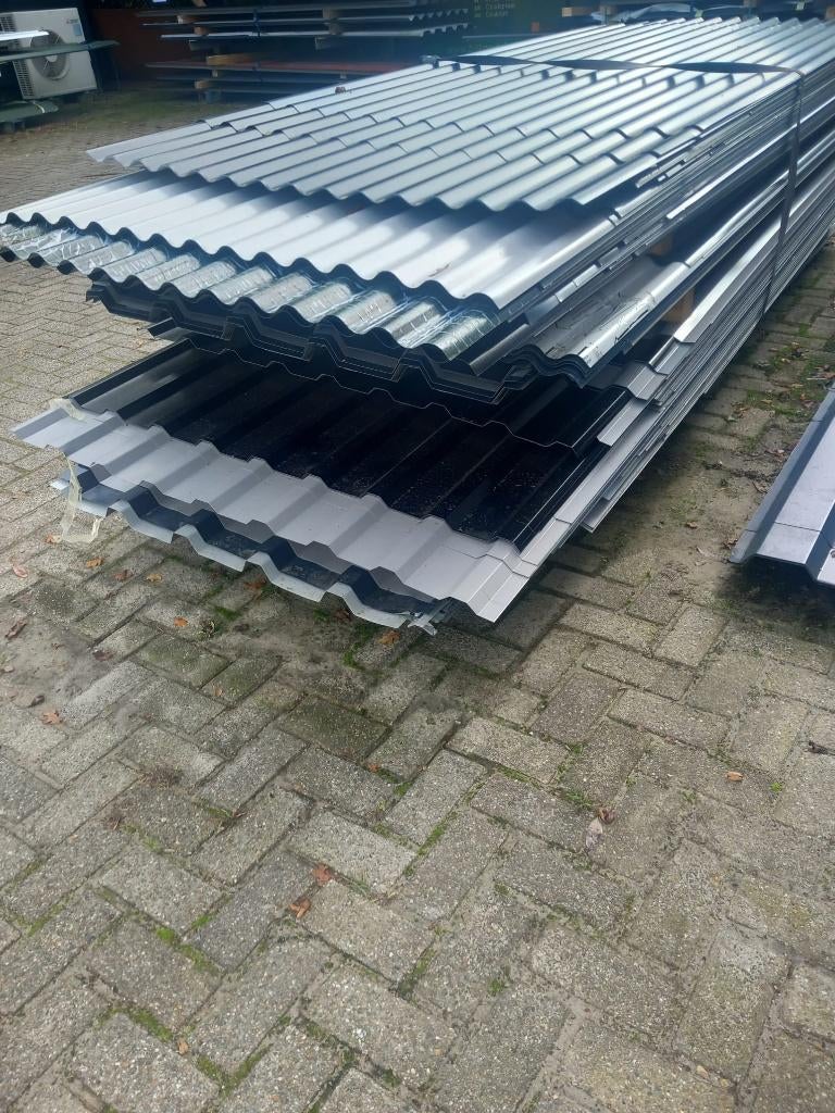 Partij dak- en gevelbeplating, ongesorteerd € 4,00 /m² ex., Doe-het-zelf en Verbouw, Platen en Panelen, Ophalen, Overige materialen