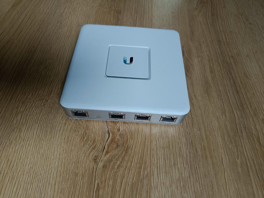 Unifi Security Gateway (USG) Router, Ophalen of Verzenden, Gebruikt, Router, Ubiquity UniFi