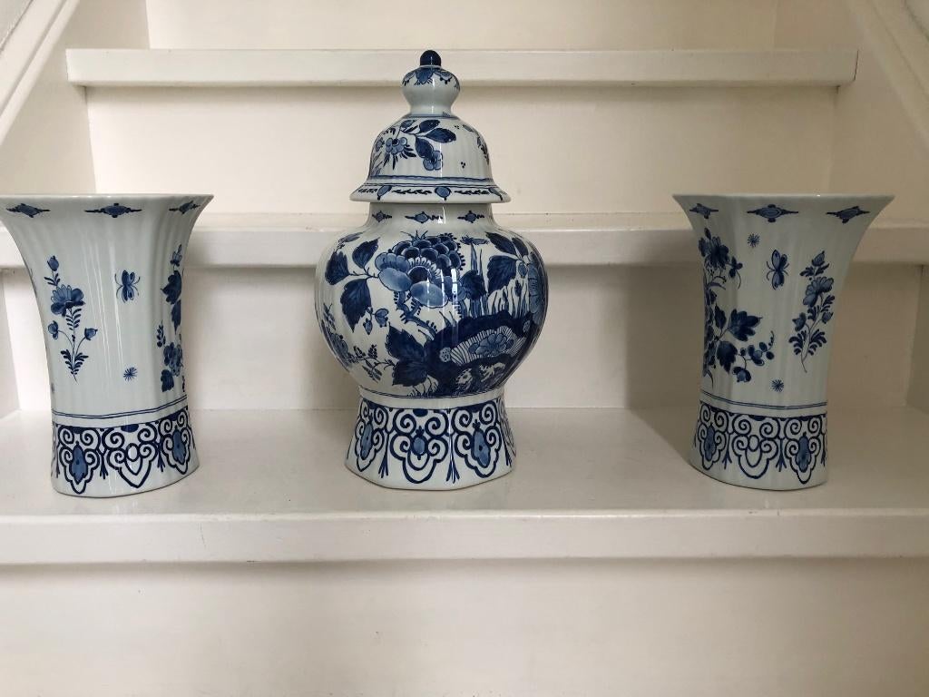 Origineel Delfts Blauw handgeschilderd 3-delig kaststel, Ophalen