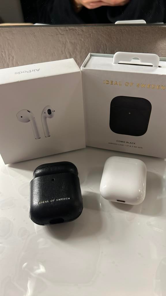 Airpods 2e generatie zo goed als nieuw+ gratis ideal of swed, Ophalen of Verzenden, Zo goed als nieuw