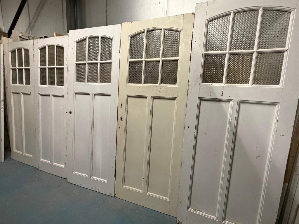 Serie deuren 14 stuks en 1 set schuif / en-suite deuren.