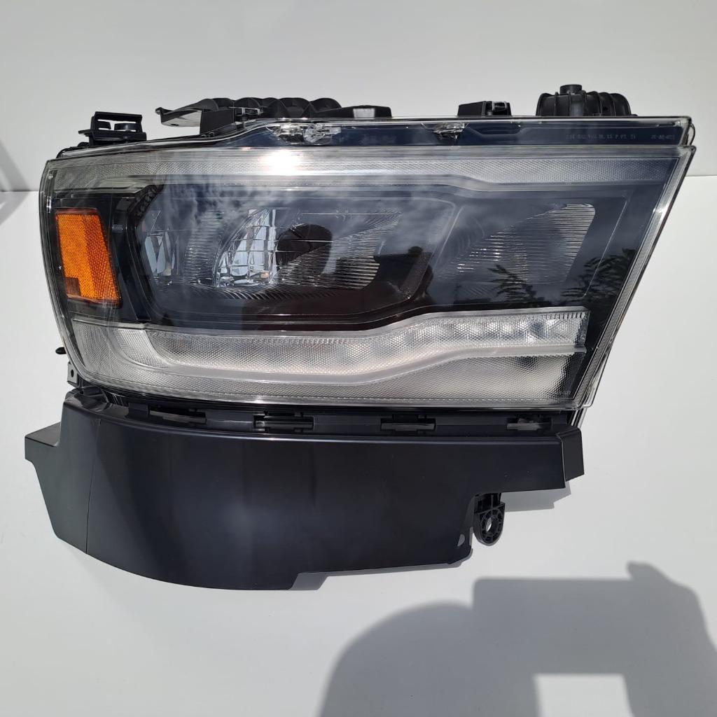 Dodge RAM 1500 Koplamp Links en Rechts LED 2019+, Auto-onderdelen, R'marnico, Ophalen of Verzenden, Van der Waalsstraat 44B, Dodge