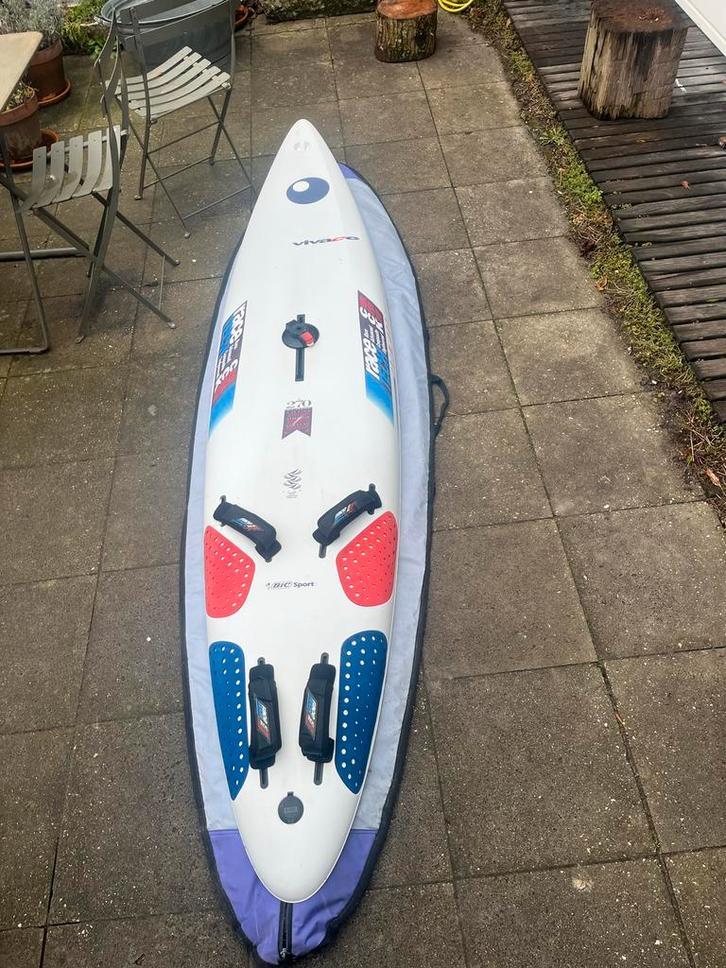 Bic Vivace 270 Surfboard + Hoes, Watersport en Boten, 250 tot 300 cm, Ophalen of Verzenden, Plank, Gebruikt