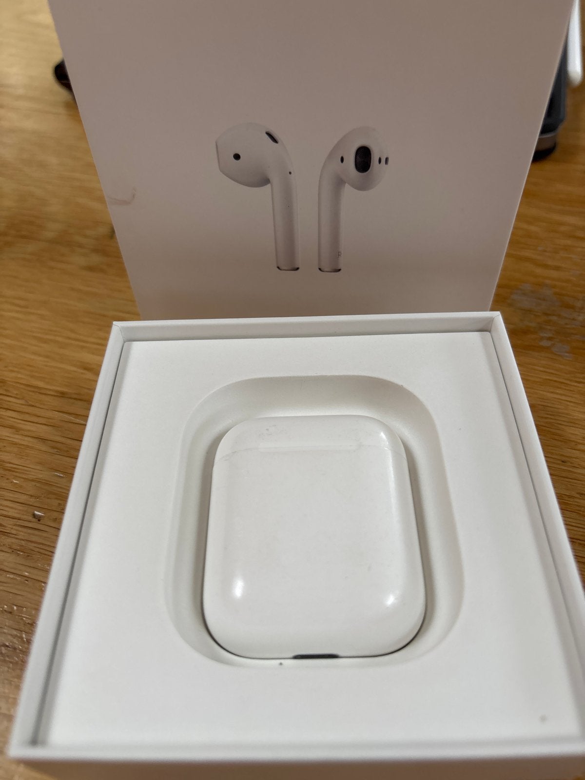 Apple AirPods - Eén oortje defect/laadt niet op, In-ear, Bluetooth, Ophalen of Verzenden, Wit