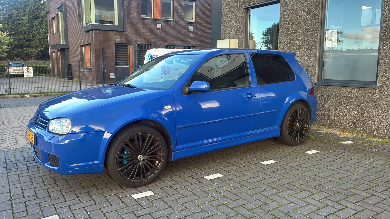 Volkswagen Golf R32 pakket! 1.8 20V 110KW 1998 Blauw Met APK, 1206 kg, 4 cilinders, Blauw, Origineel Nederlands